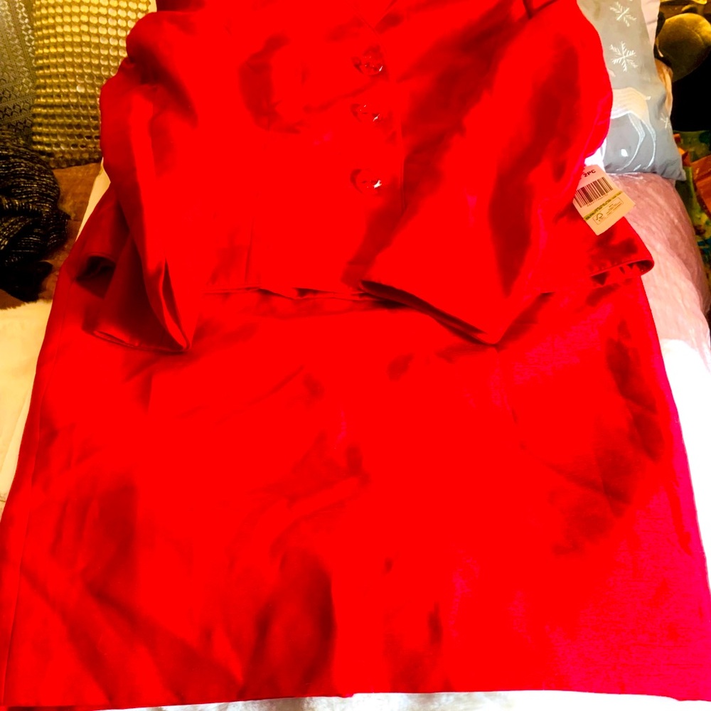 Le Suit red silk suit - cocktail